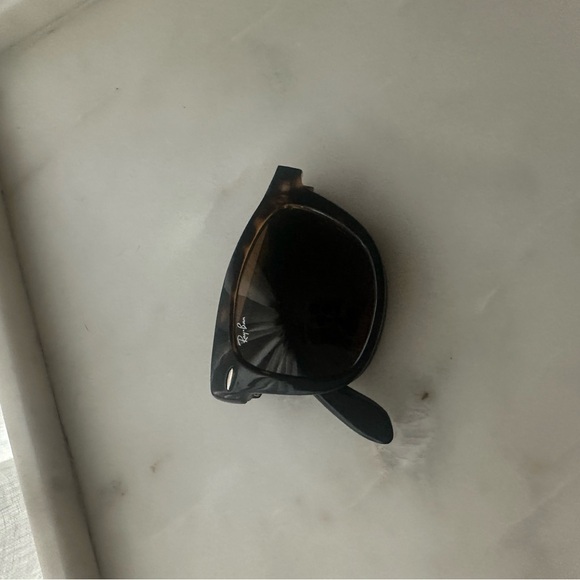 Ray-Ban Folding Wayfarer Tortoise Shell Sunglasses - Picture 5 of 8